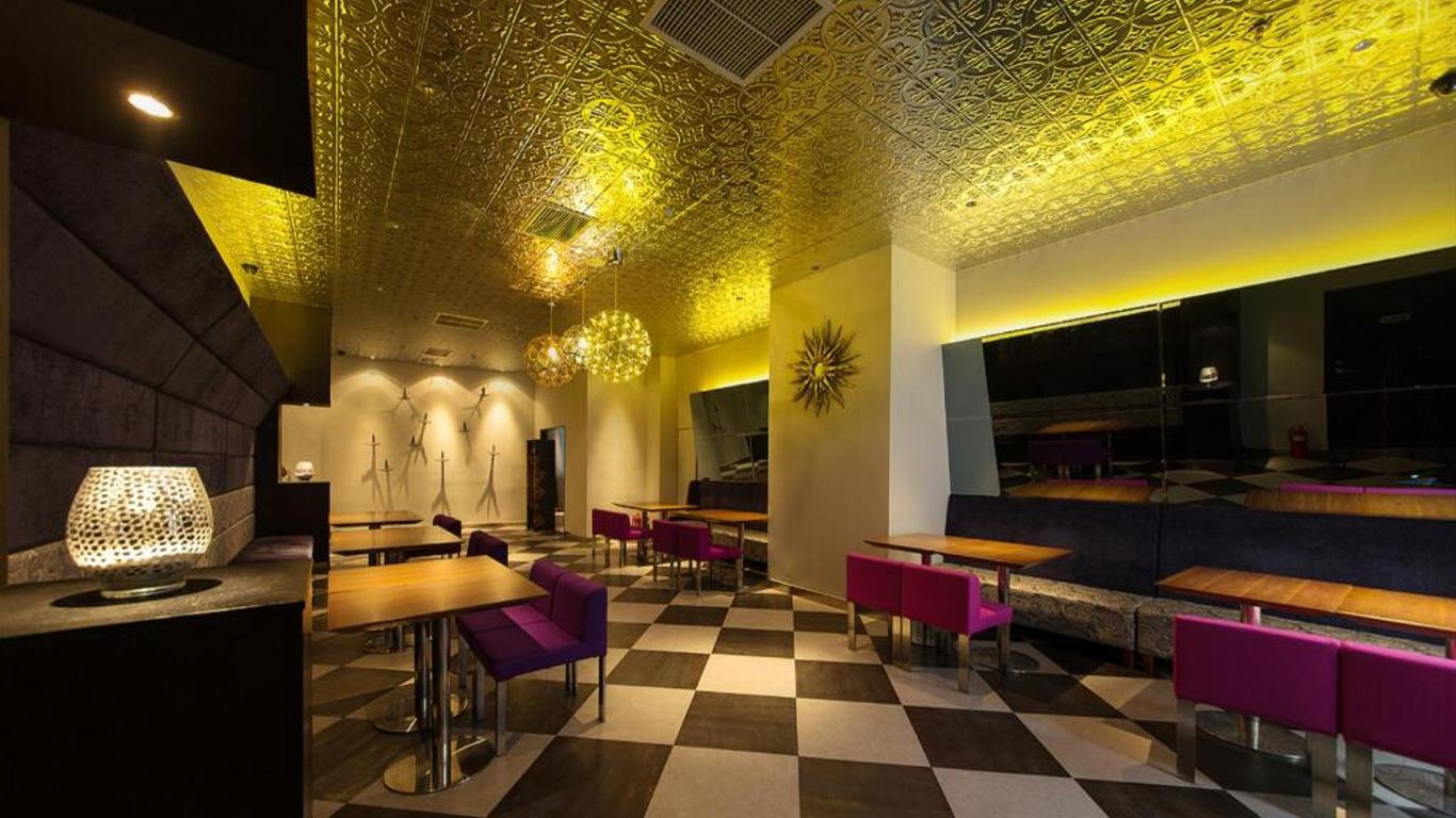 Orange Hotel Select Qingdao Wusi Square