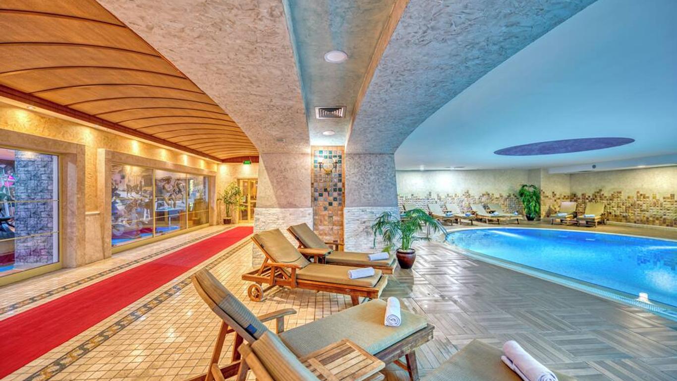Porto Bello Hotel Resort & Spa