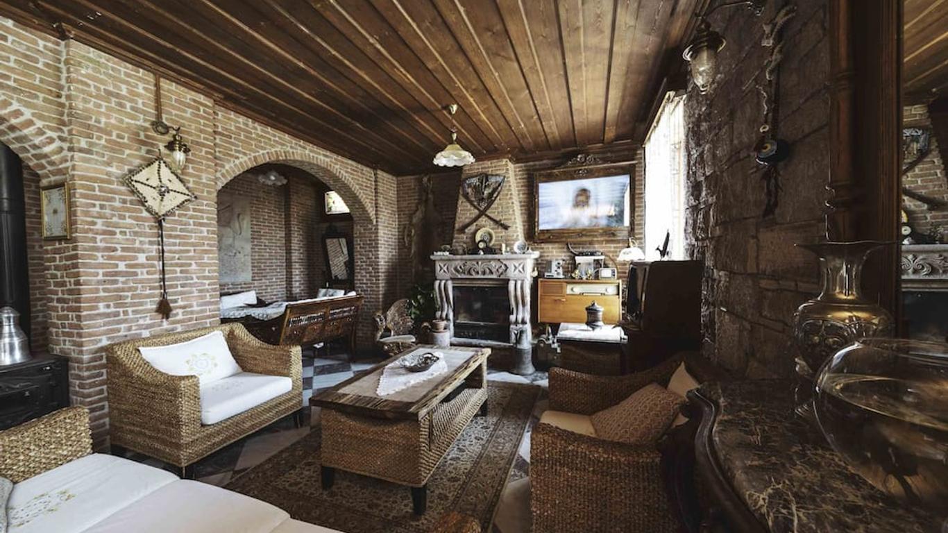 Cunda Tas Konak Otel