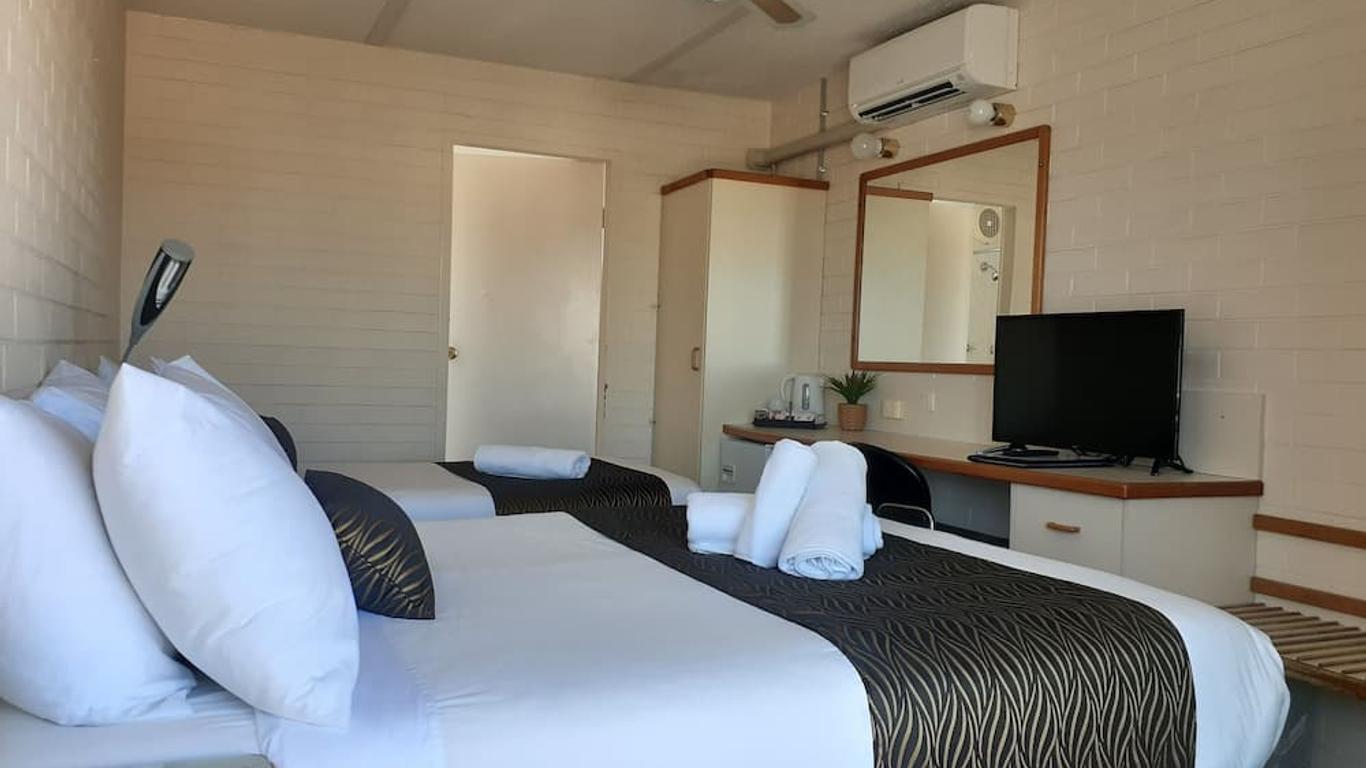 Crest Motor Inn