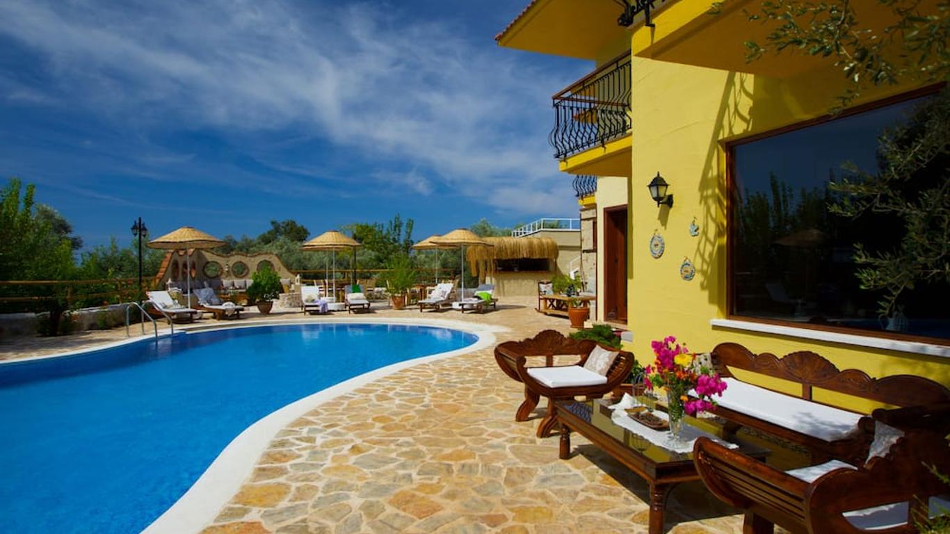 Mandarin & Mango Boutique Hotel