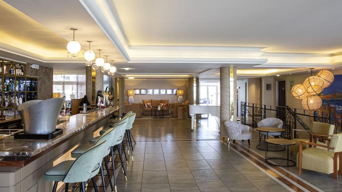 Grand Hôtel Les Flamants Roses Thalasso & Spa
