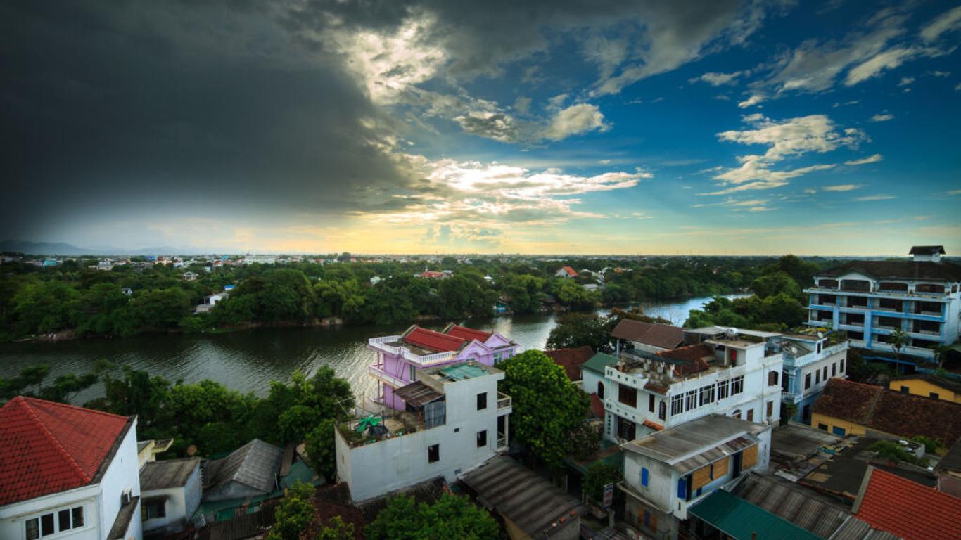 Charming Riverside Hotel