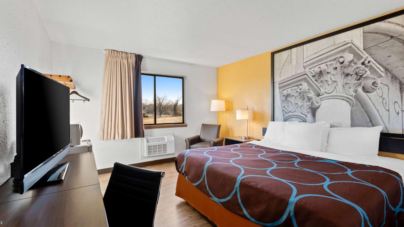 Super 8 by Wyndham Elizabethtown
