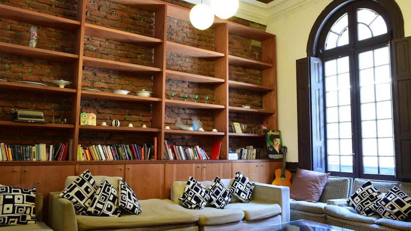 Santiago Backpackers
