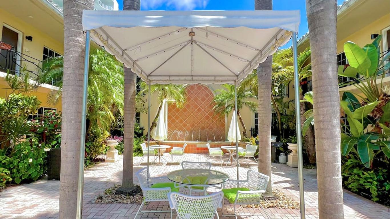 La Casa Hotel