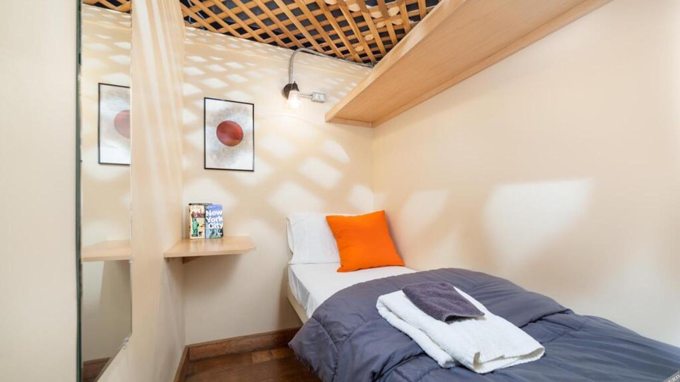 Chelsea Cabins Hotel