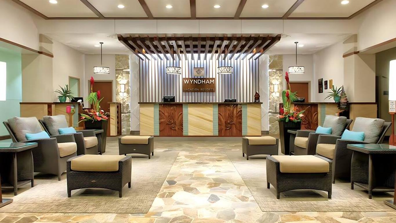 Wyndham at Waikiki Beach Walk