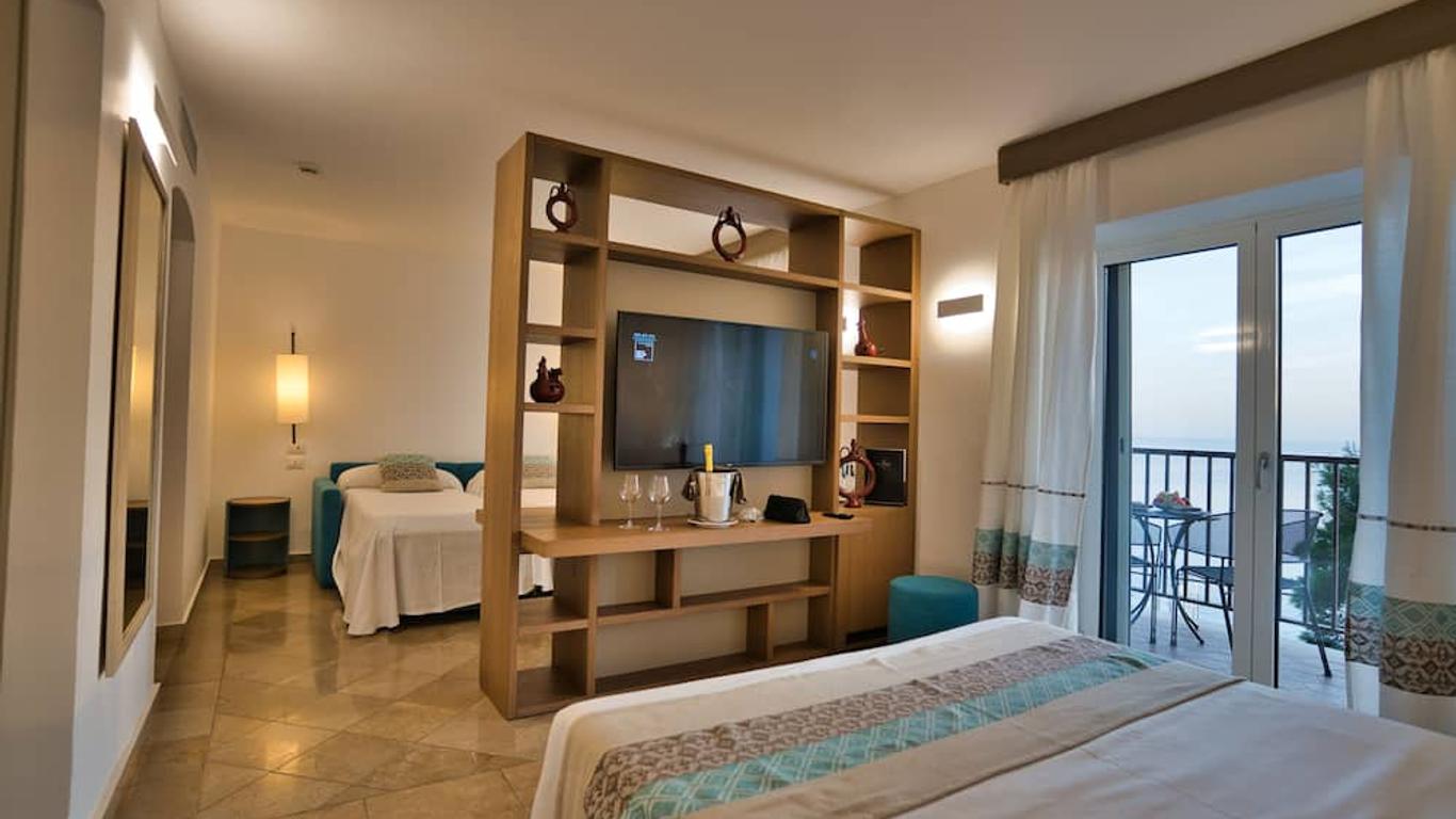El Faro Hotel & Spa