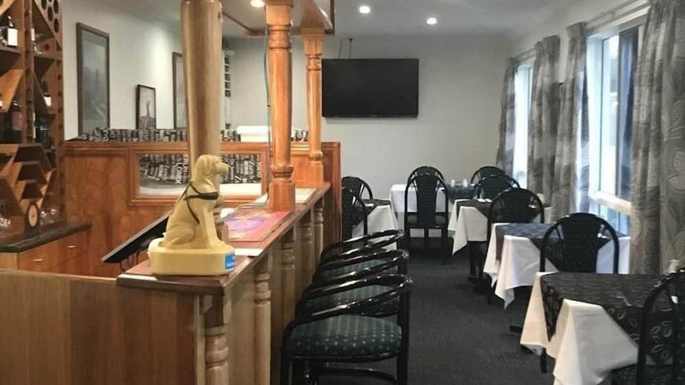 Rocky Gardens Motor Inn