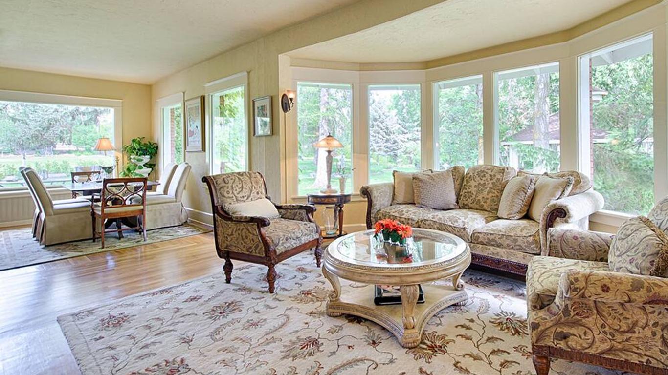 Warm Springs Inn Bed and Breakfast