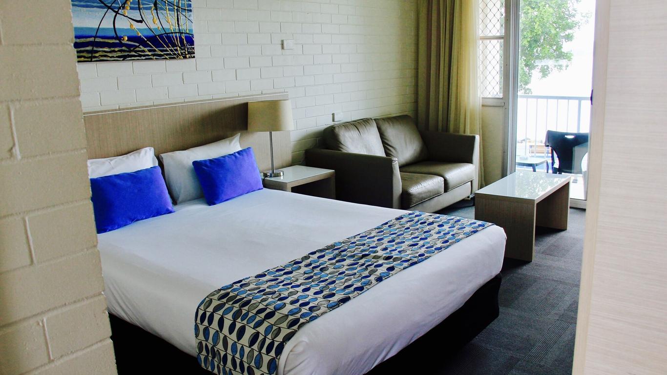 Zorba Waterfront Motel