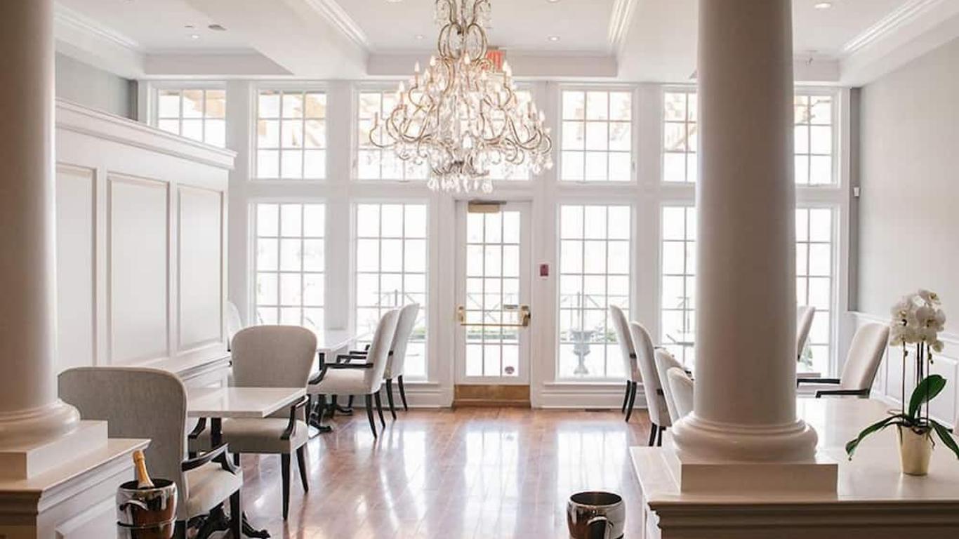 Riverbend Inn and Vineyard