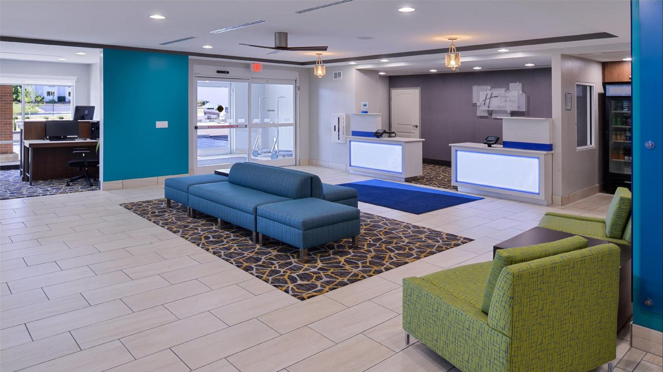 Holiday Inn Express & Suites Lexington - Hamburg Area