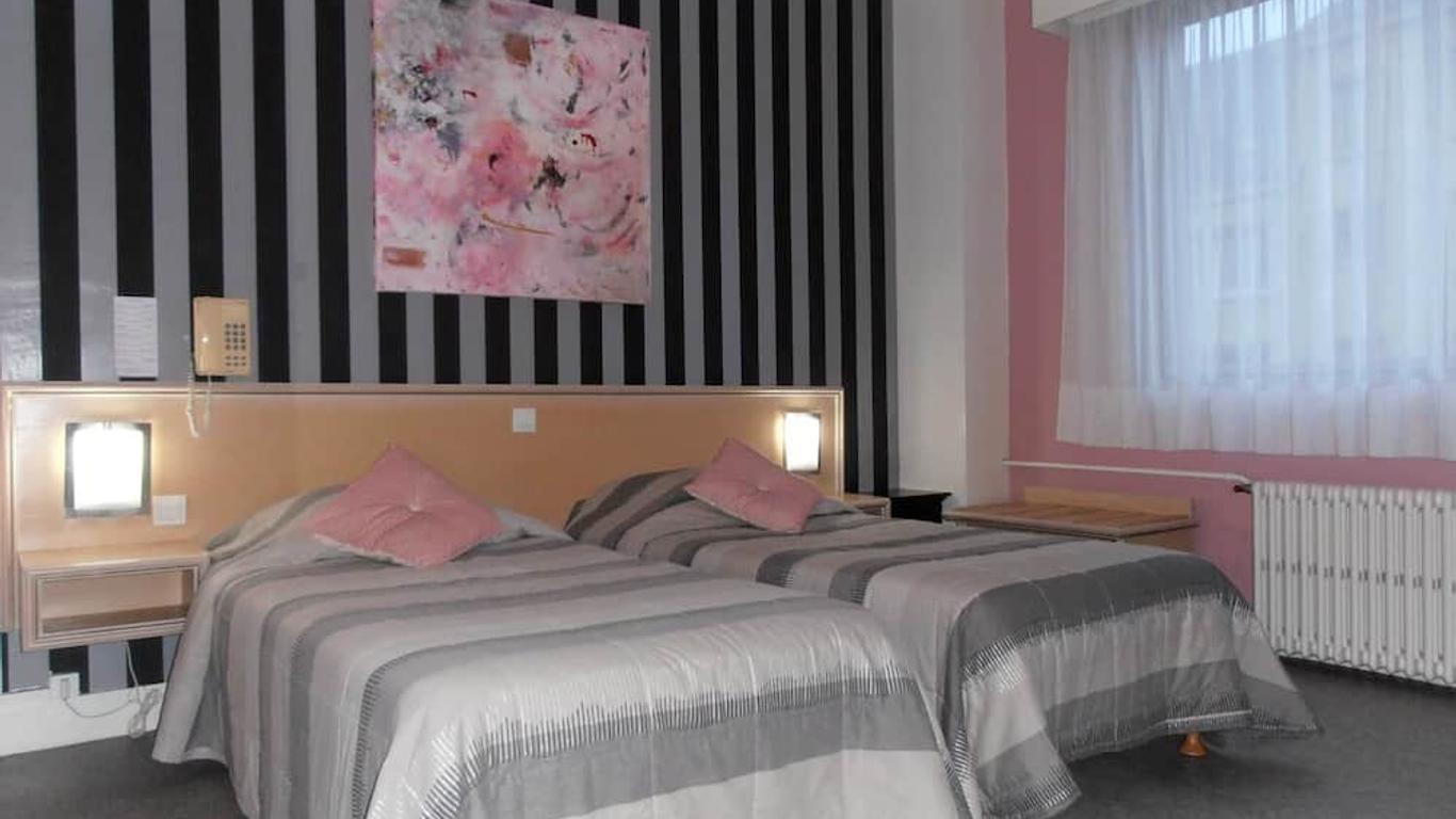 Le Crystal Hotel