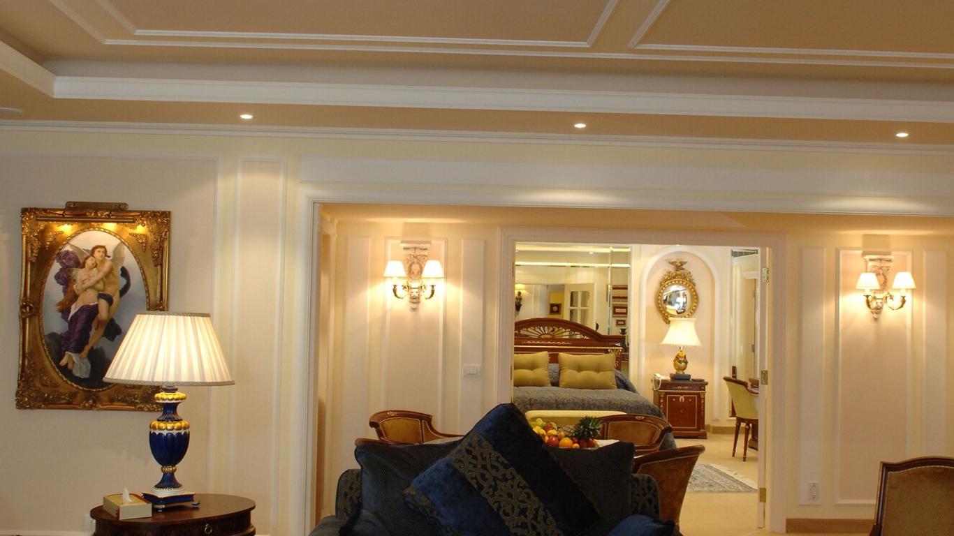 Regency Palace Hotel