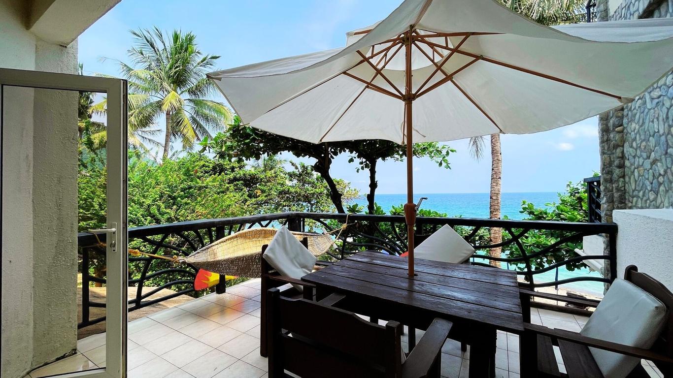 Sunset At Aninuan Beach Resort