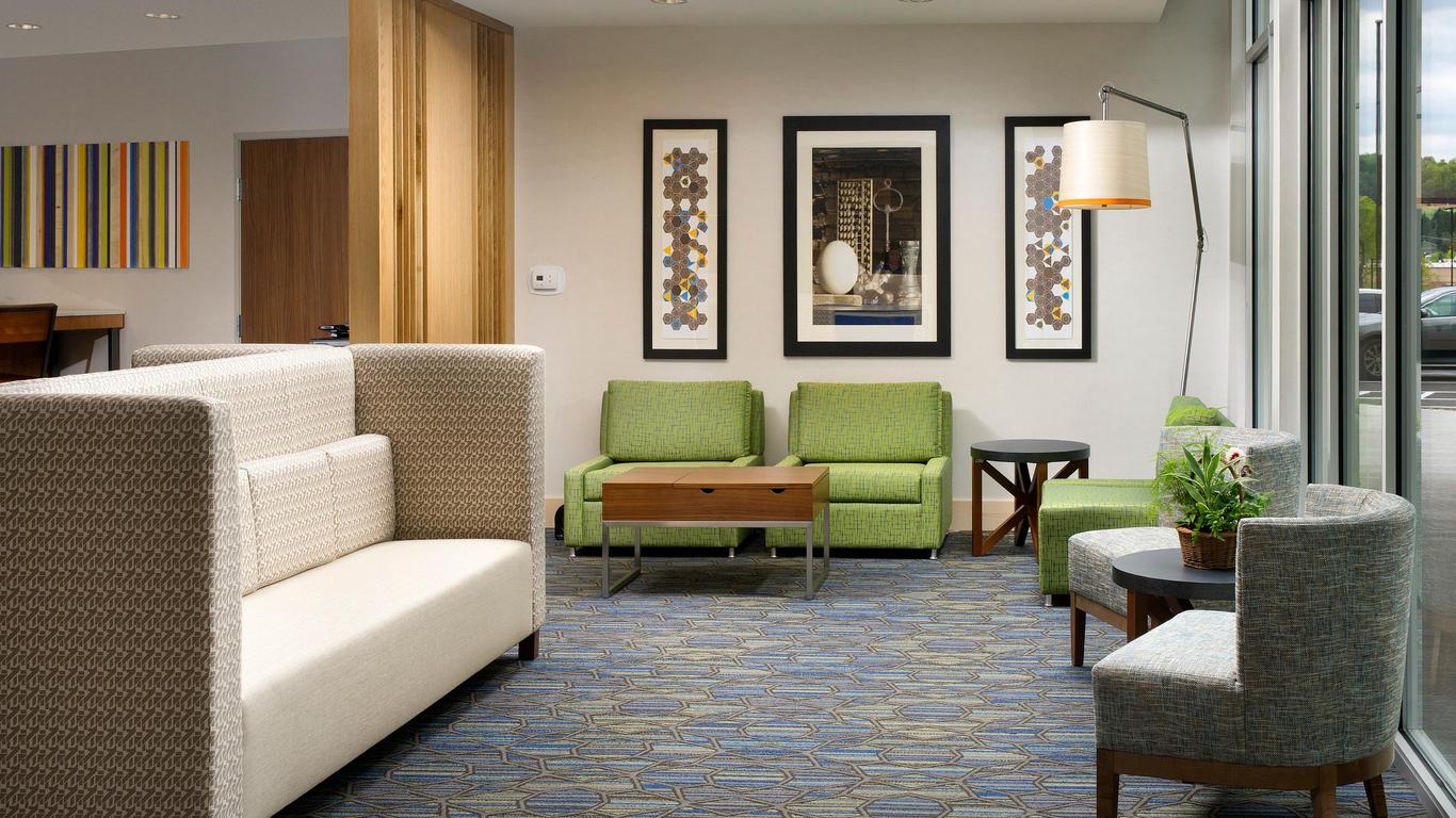 Holiday Inn Express & Suites Altoona