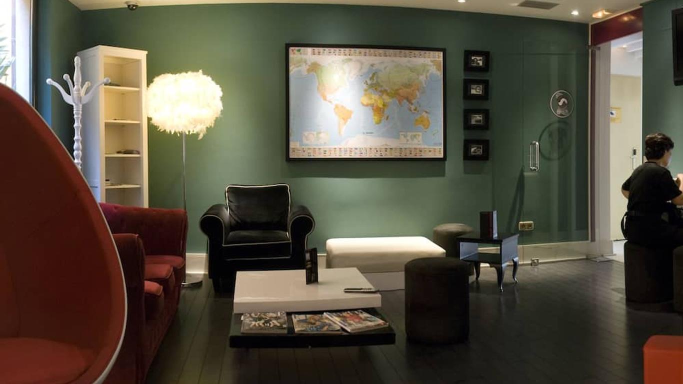 Albergue Revolutum Hostel