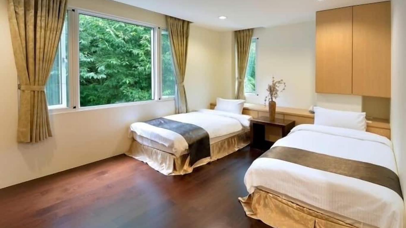 Sun Moon Lake Karuizawa Villa B&B