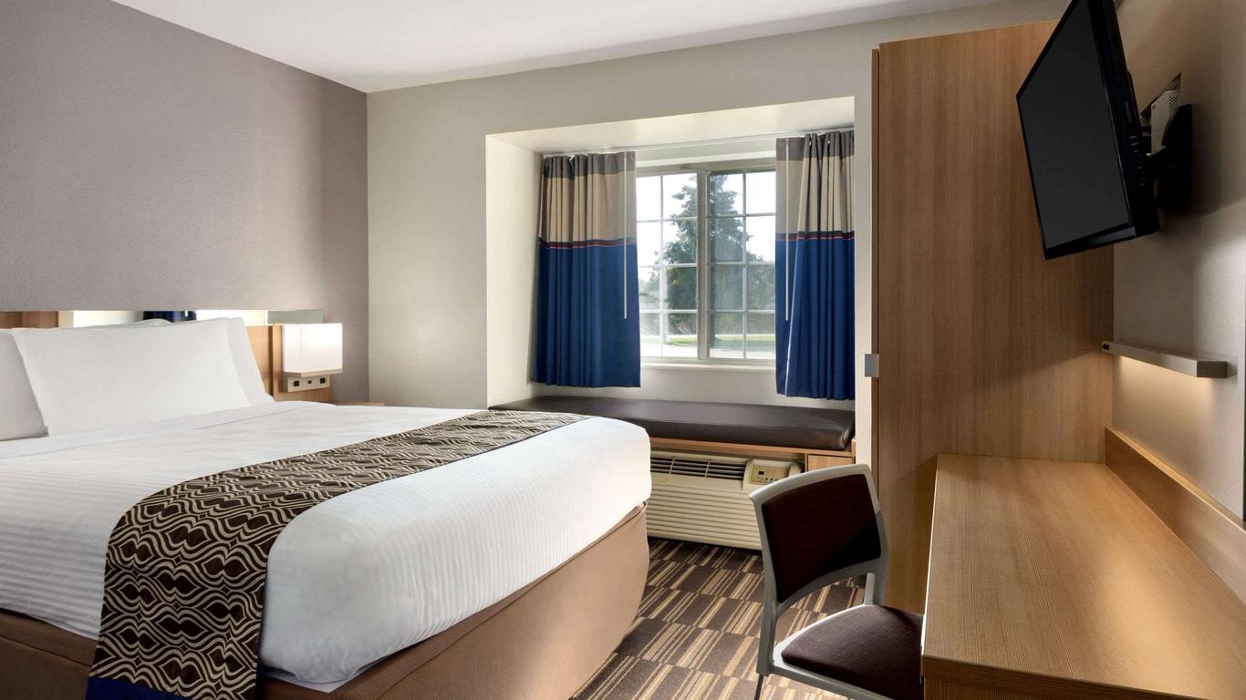 Microtel Inn & Suites by Wyndham Baton Rouge