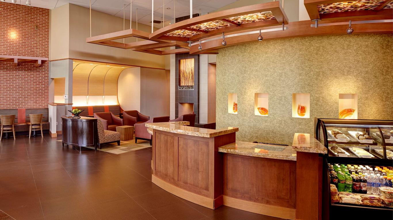 Hyatt Place Savannah Airport