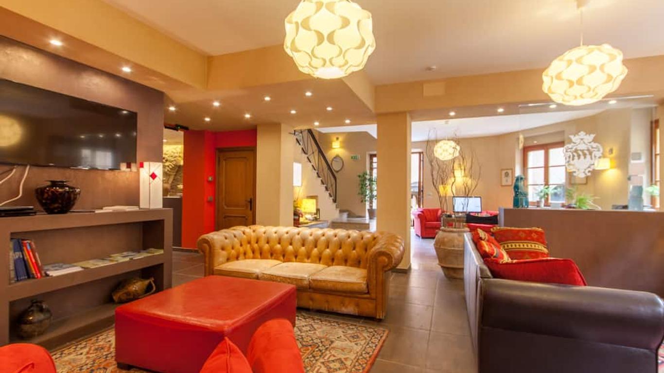 La Grotta Hotel