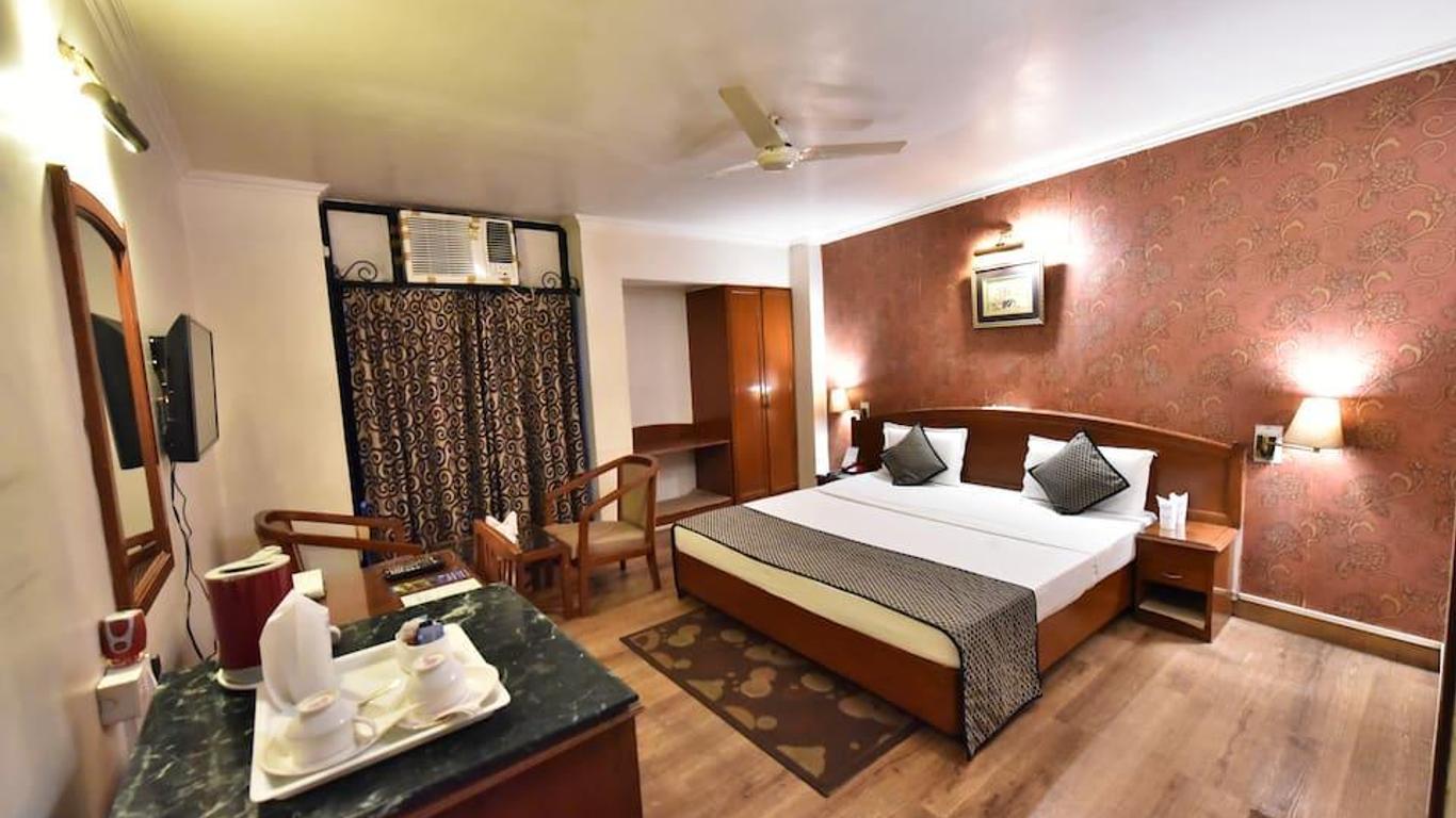 OYO 3499 Tekarees Inn
