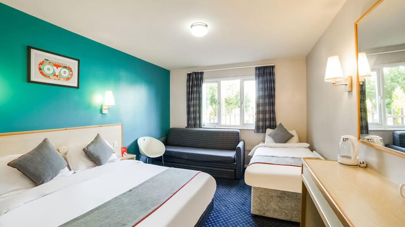 OYO Sunrise Hotel, A46 N Leicester