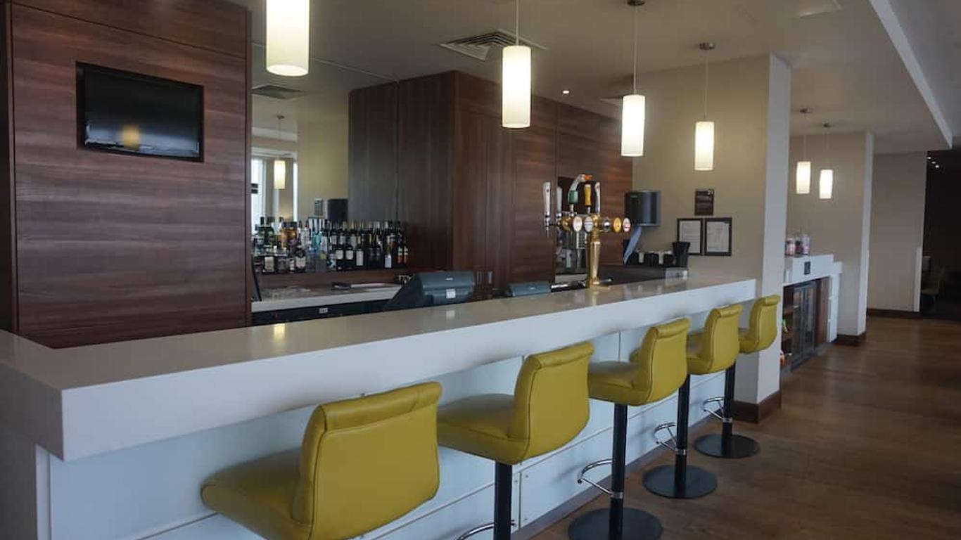 Hampton by Hilton London Luton Airport