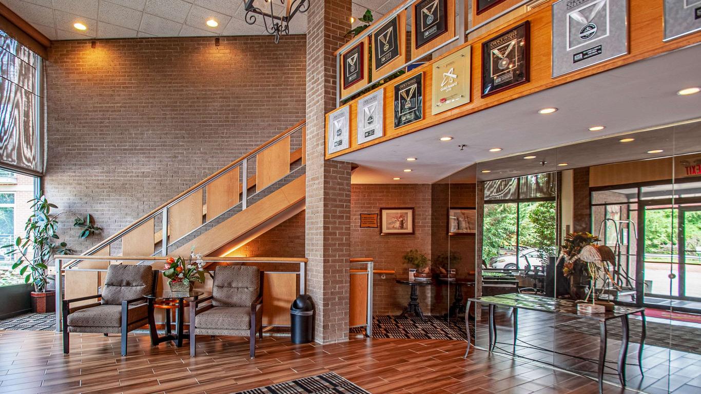 Econo Lodge Metro