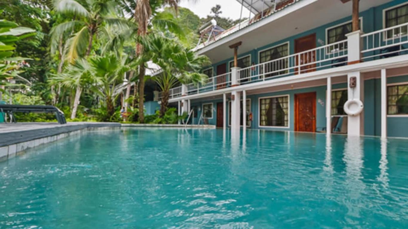 Waterfront Hotel Verde Mar
