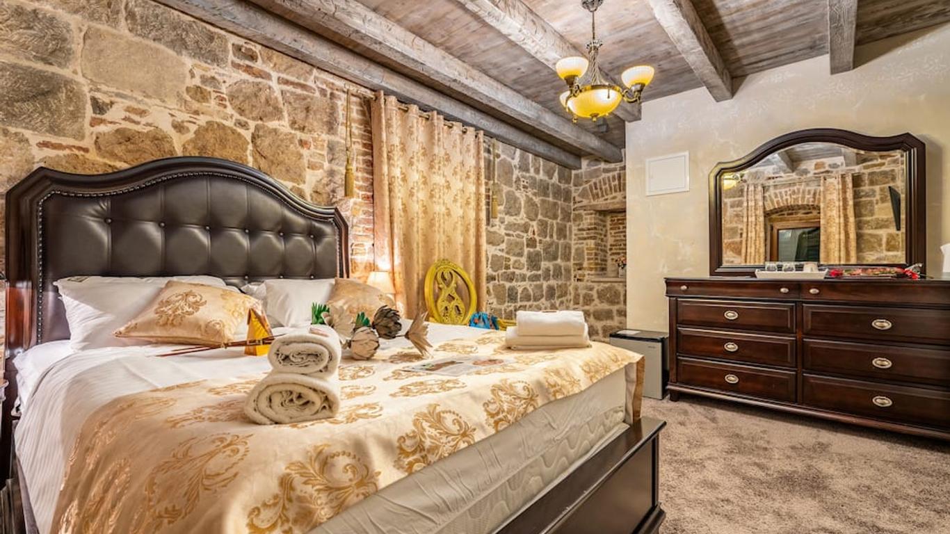 Heritage Palace Varos
