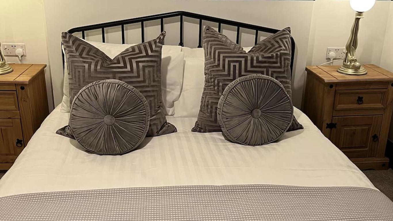 Tontine Hotel & Bar