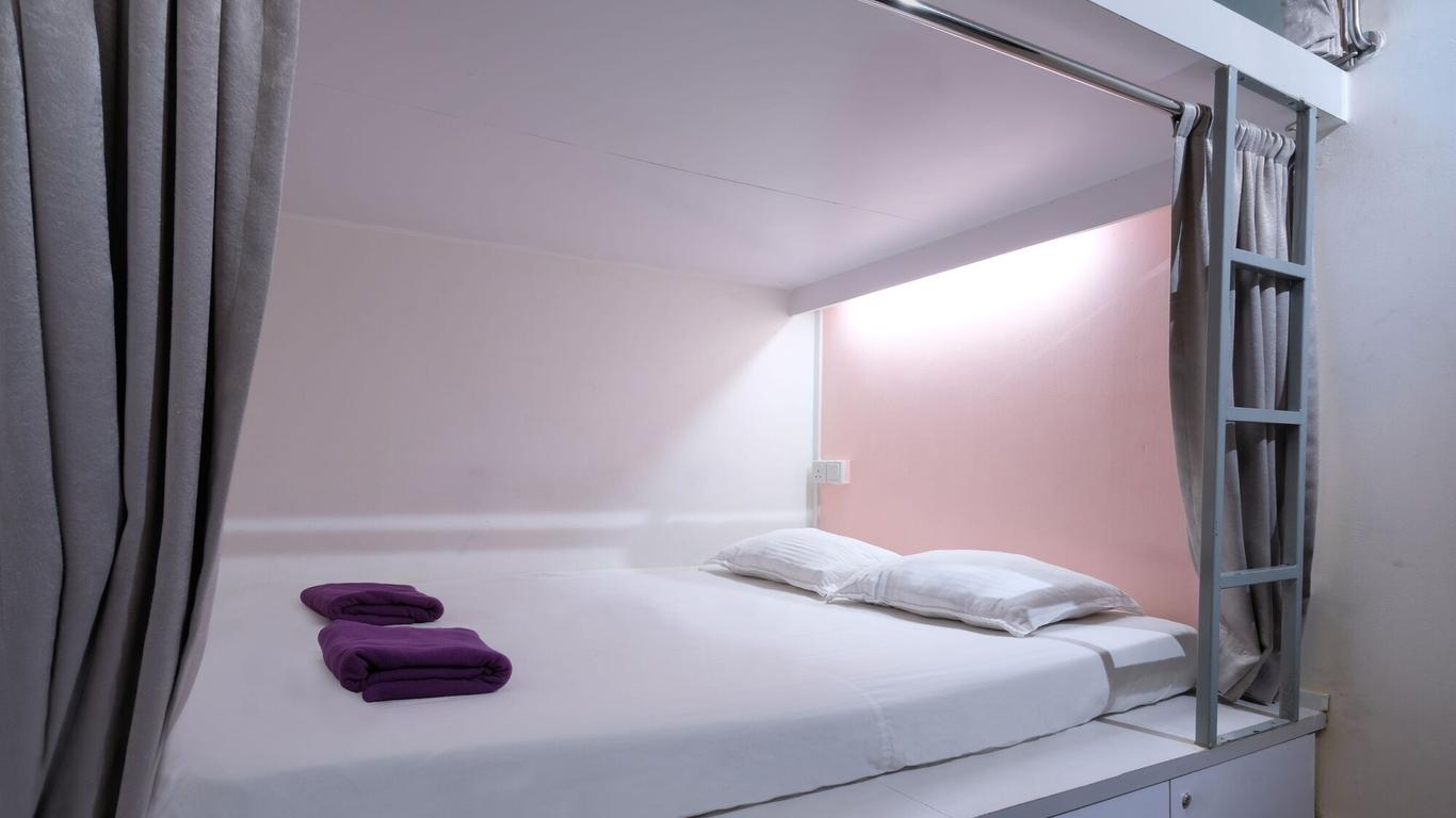 Pillow Talk Hostel