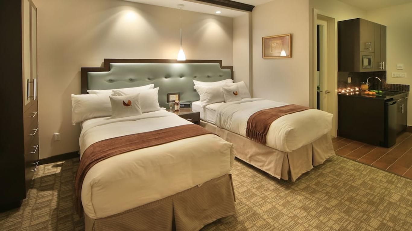 Condor Hotel by LuxUrban