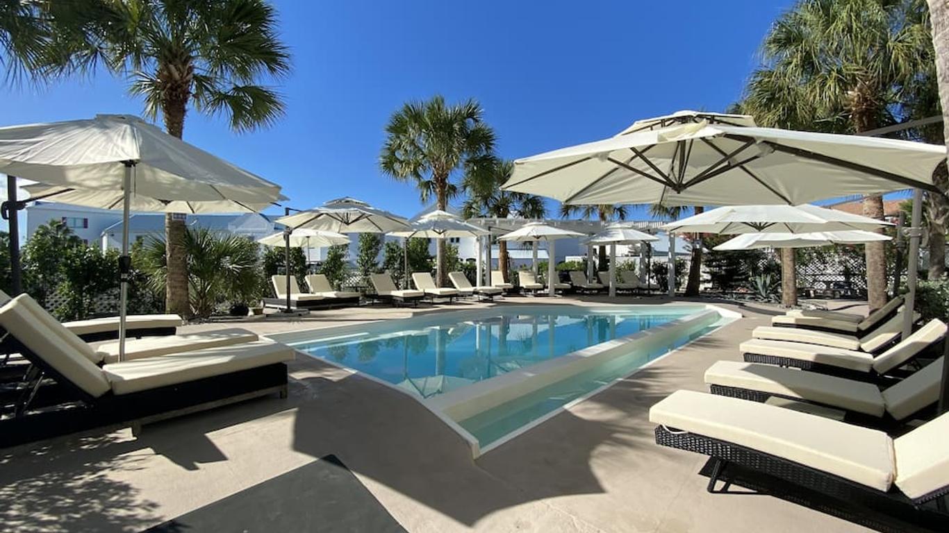 Grace Bay Suites