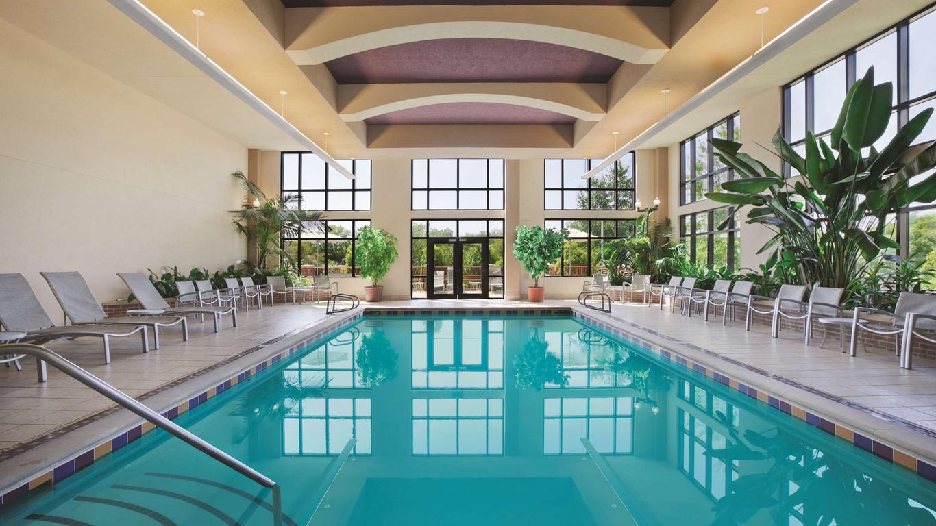 Embassy Suites by Hilton at Hot Springs Convention Center