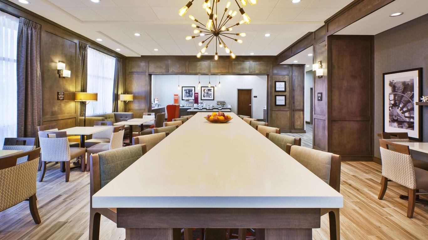 Hampton Inn by Hilton Detroit Dearborn