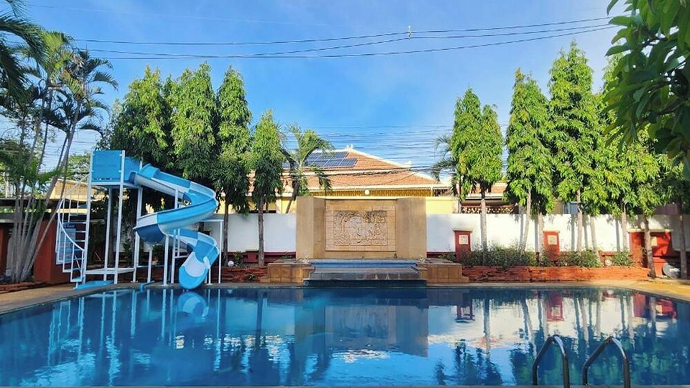 Safari Riviera Resort