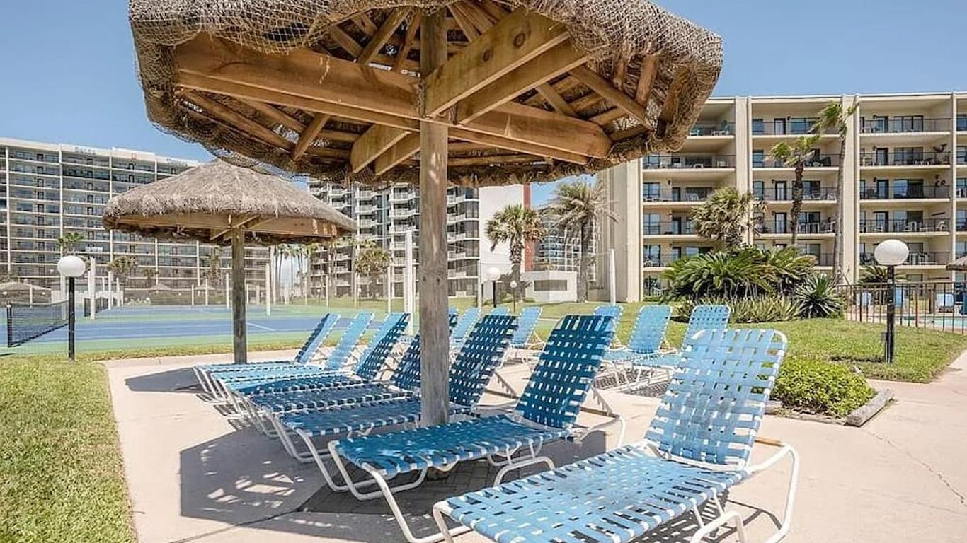 Royale Beach and Tennis Club