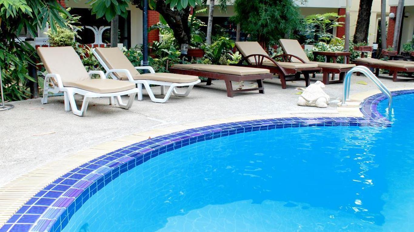 Mermaid's Beach Resort