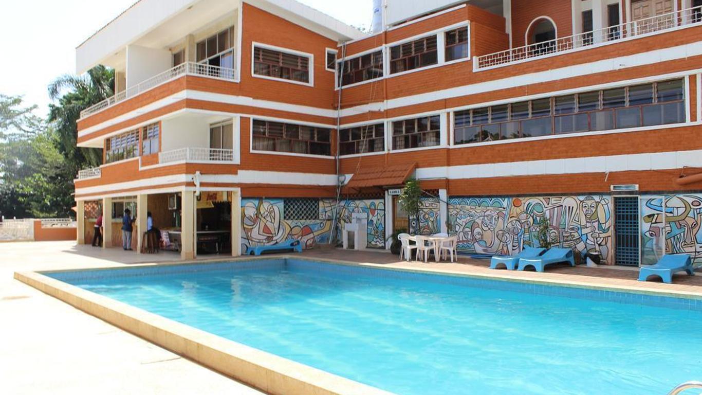 Hotel International 2000