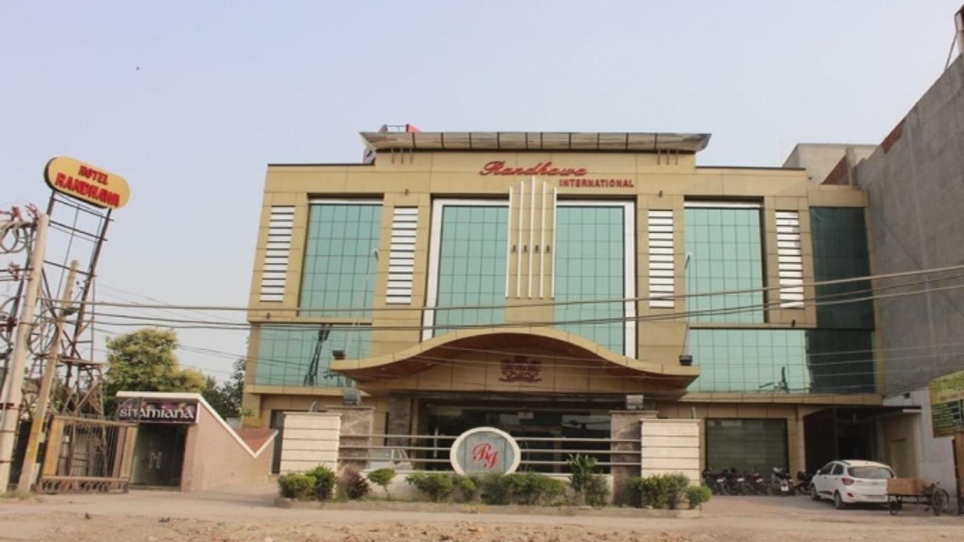 Hotel Randhawa International