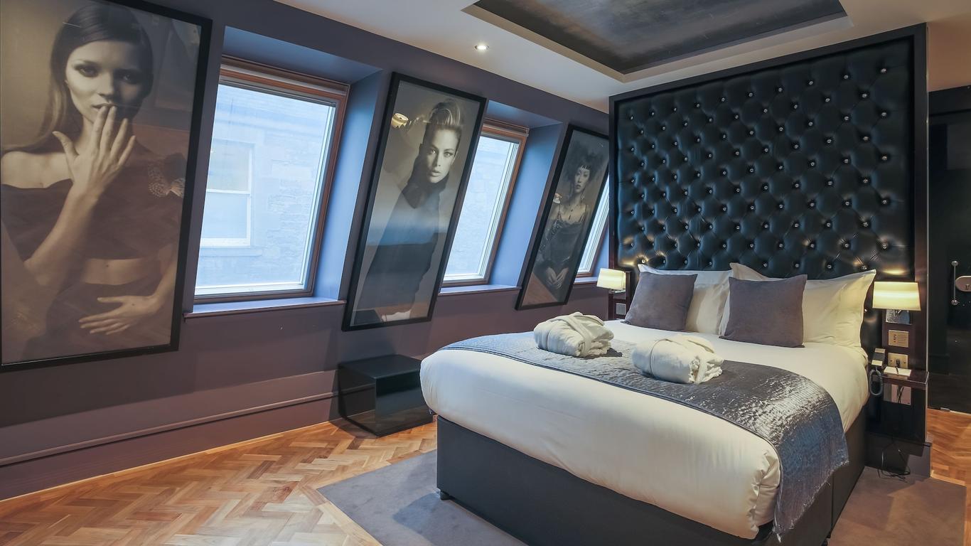 Le Monde Hotel