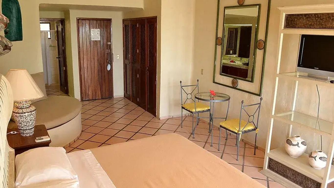 Los Tules Resort
