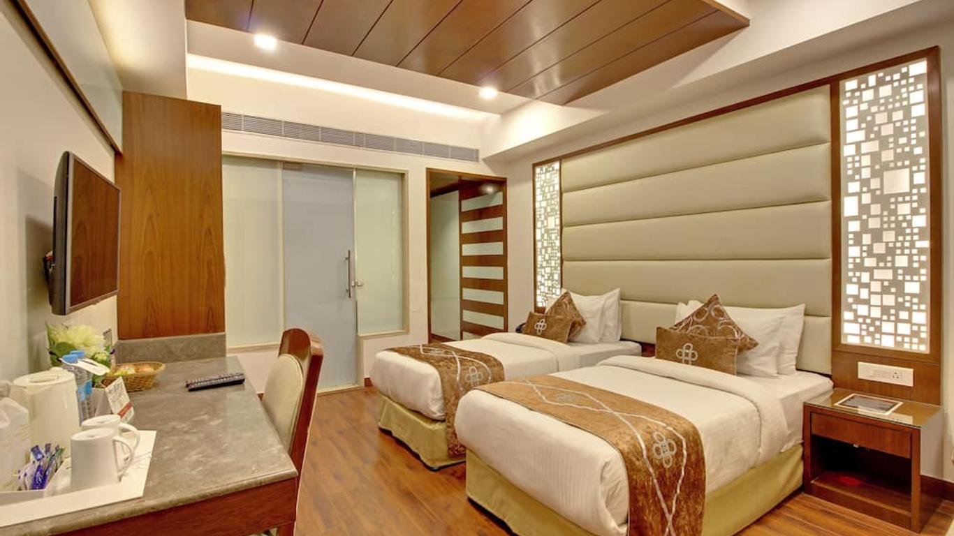 Hotel Swaran Palace