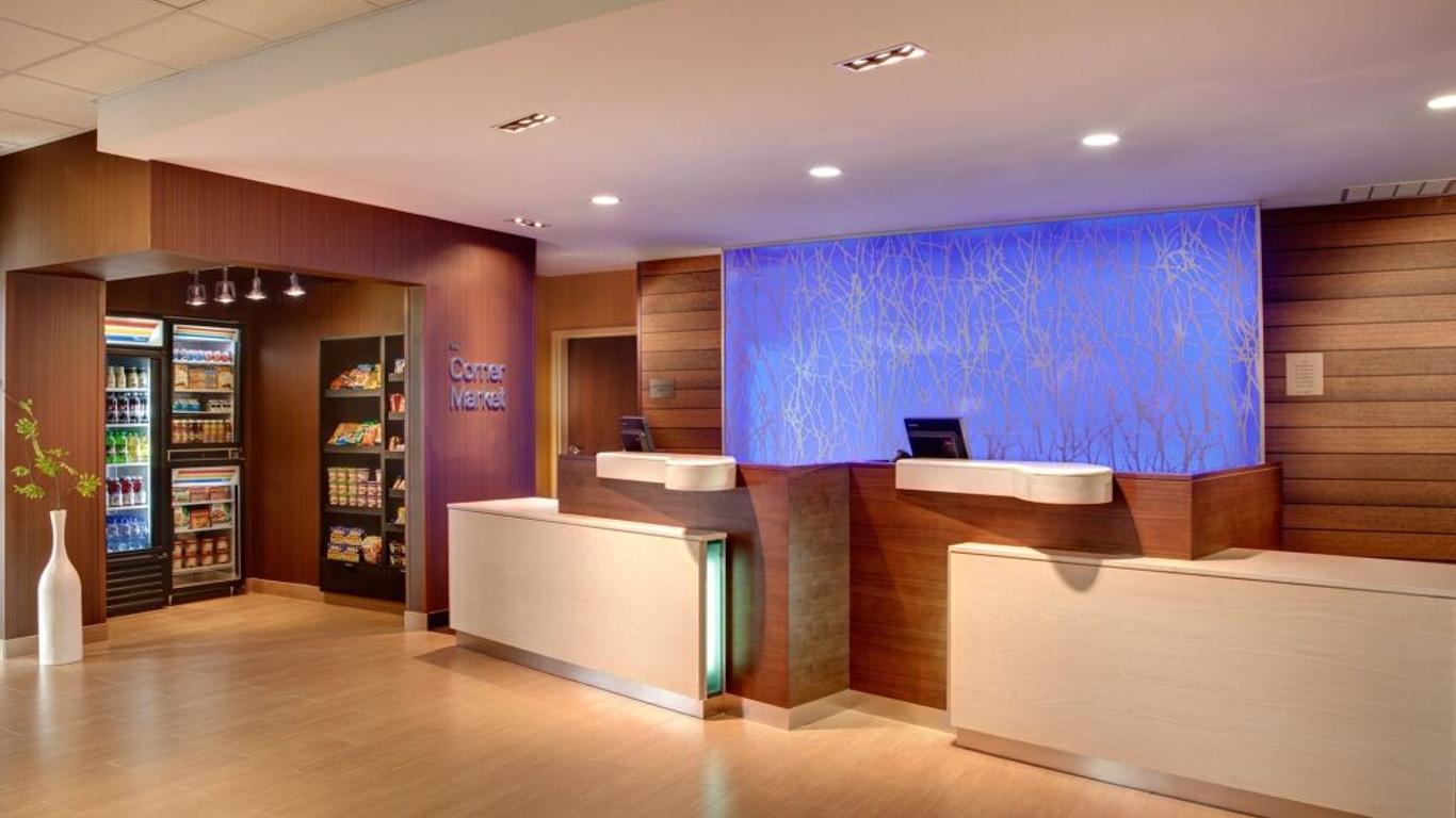 Fairfield Inn & Suites by Marriott Lincoln Airport