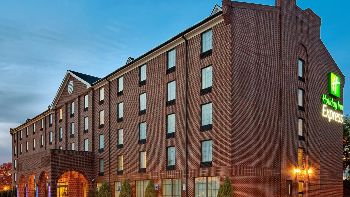 Holiday Inn Express Harrisburg East - Hershey Area