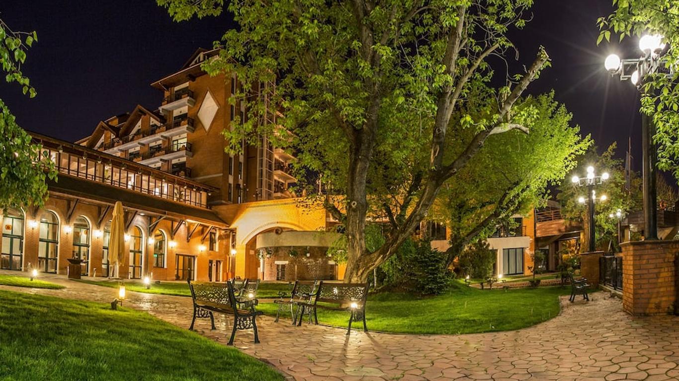 Caro Hotel